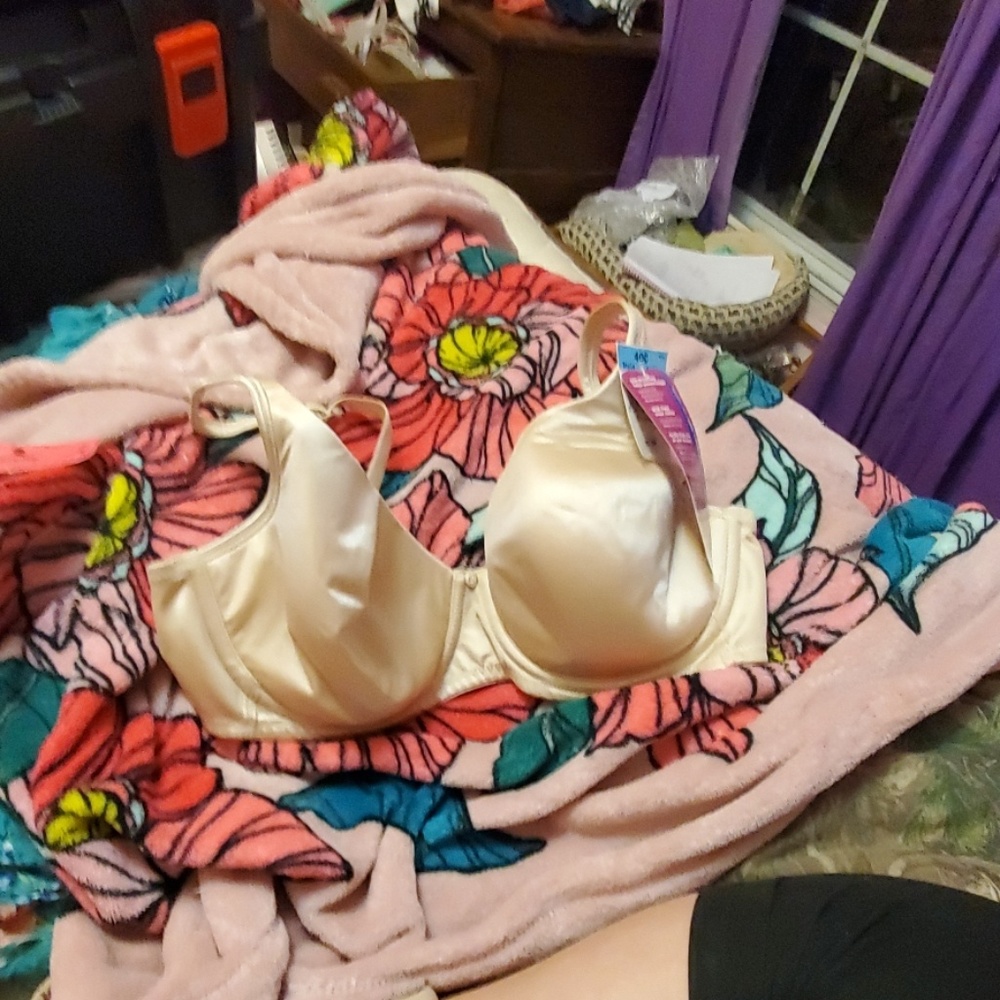 New never been worn bra